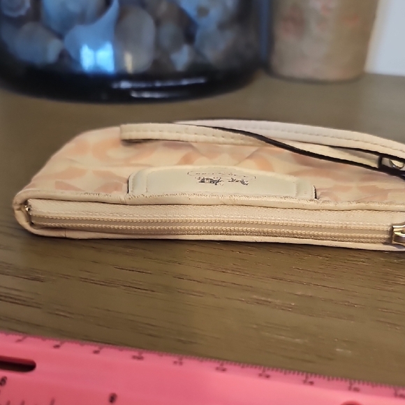 Coach Pink Wristlet - Picture 8 of 12